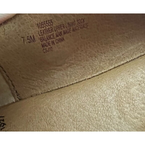 Sofft Women's Ballet Flats Shoes w Chain Strip on Front  Size 7.5  Gold Leather - Picture 14 of 14